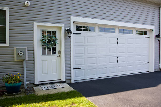 24/7 Emergency Garage Door Panel Replacement experts in Woodlands, CA
